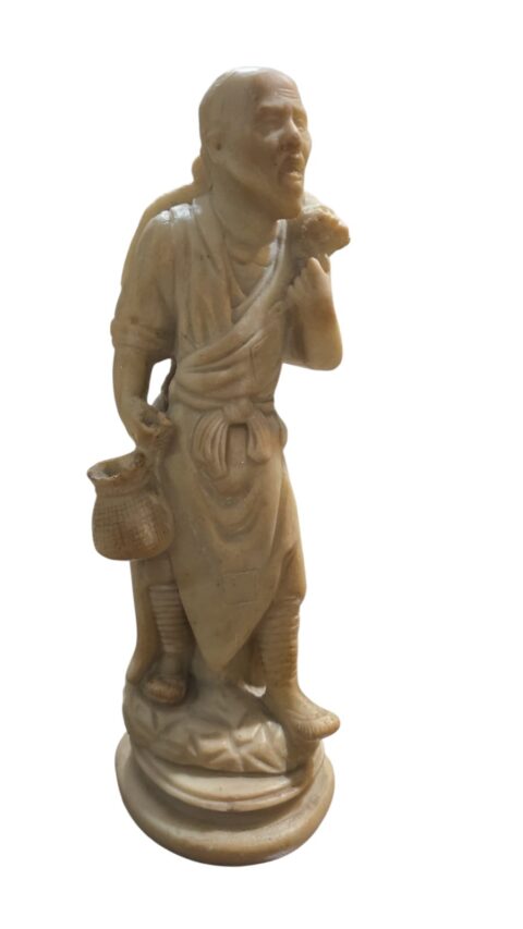 Grande escultura oriental feita a mão, em pó de mármore