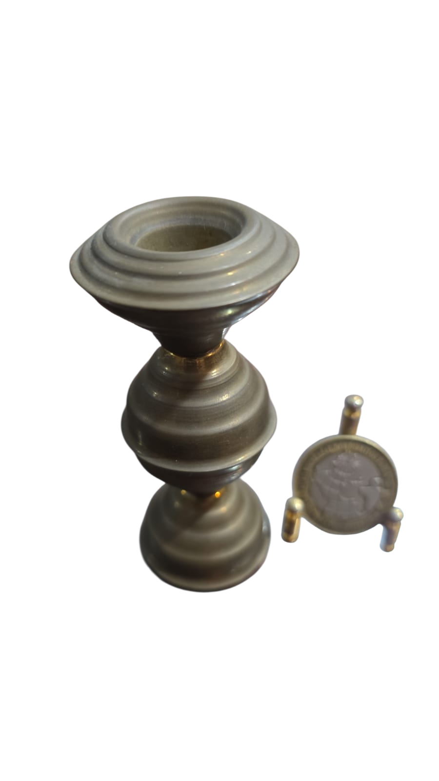 Castiçal em dourado metal