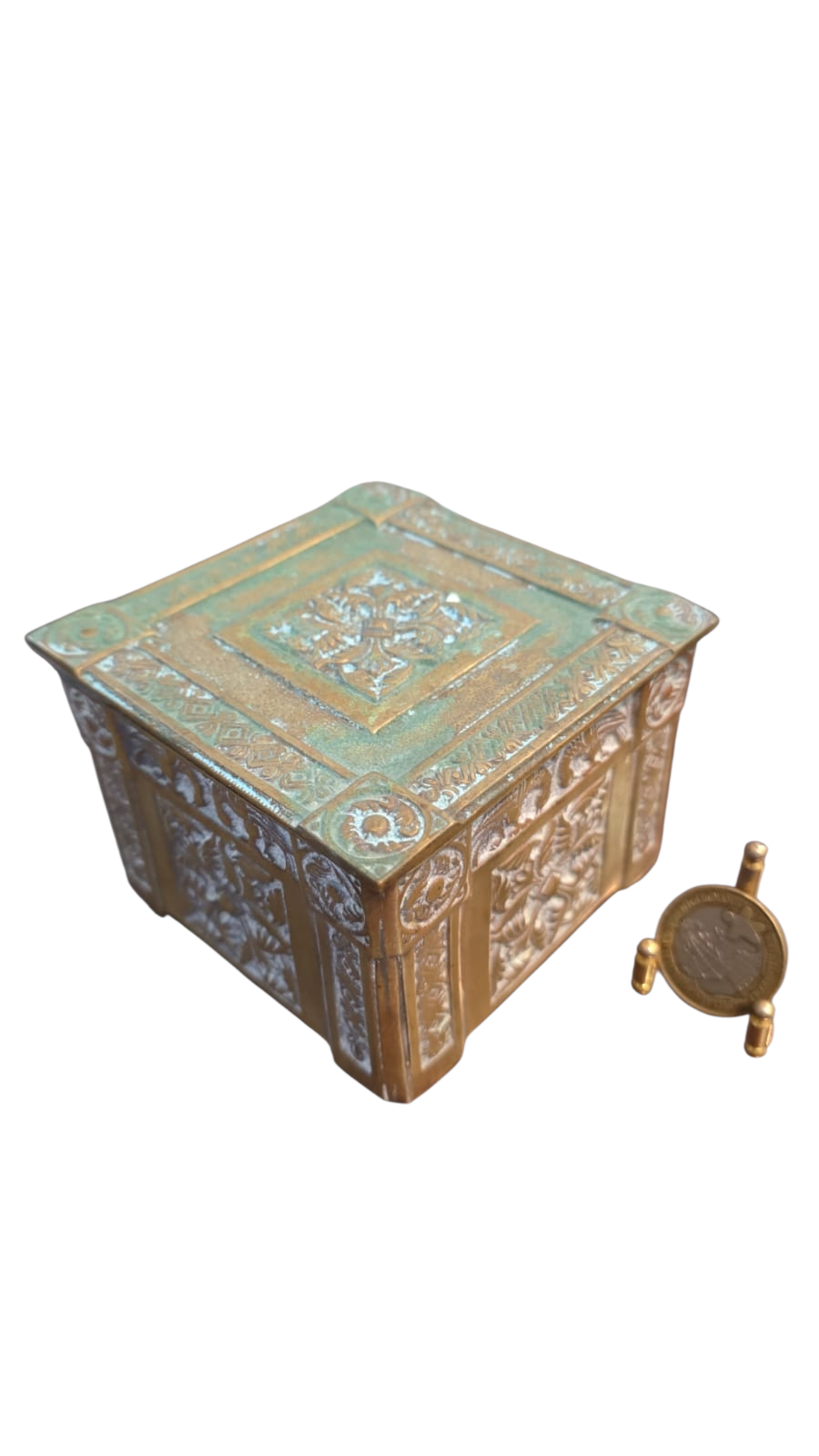 Antigo porta joias de bronze