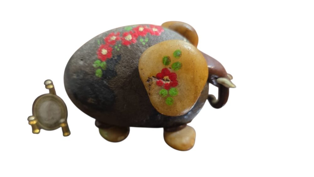 Elefante artesanal de pedras