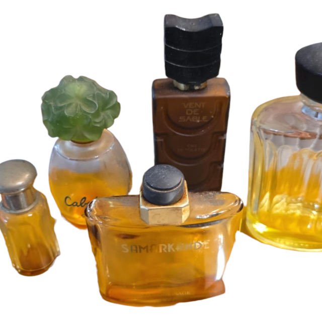 Lote de frascos de perfumes diversos