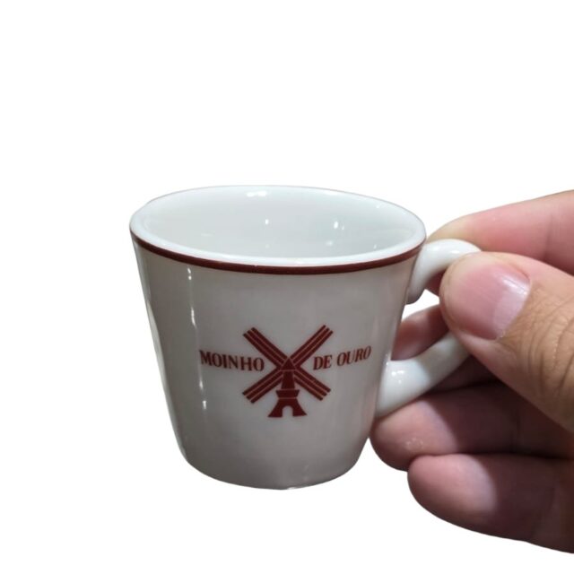 Xícara de café em porcelana São Caetano, Moinho de Ouro. (valor unitário)