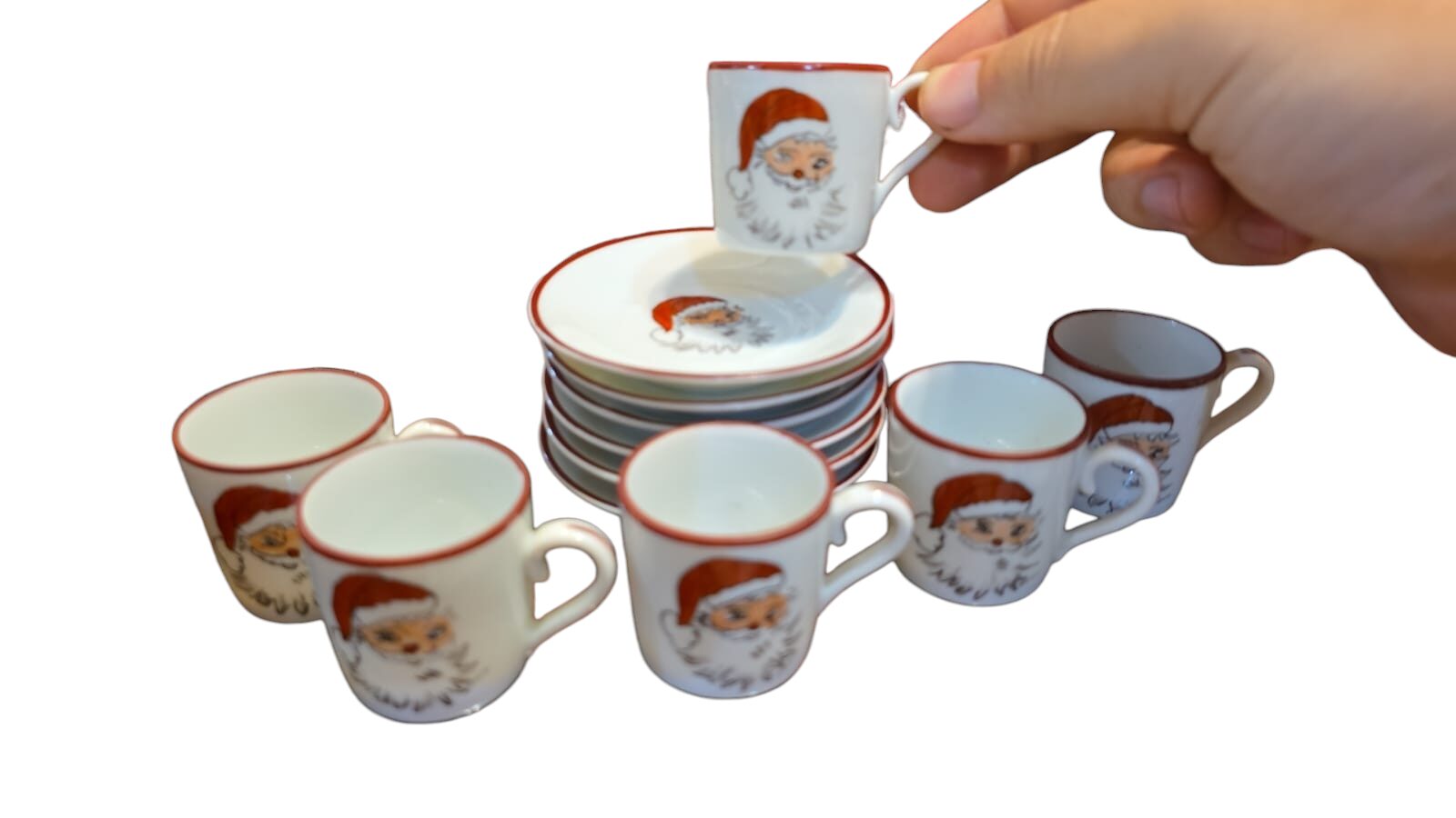Pequenas e antigas xícaras de porcelana pintadas a mão