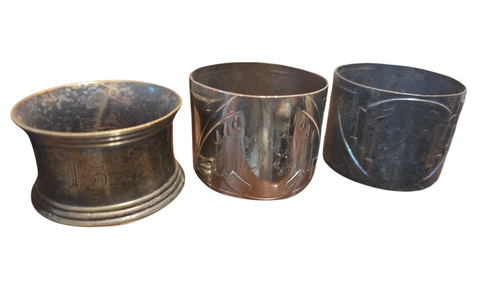 Trio de antigos porta guardanapos monogramados