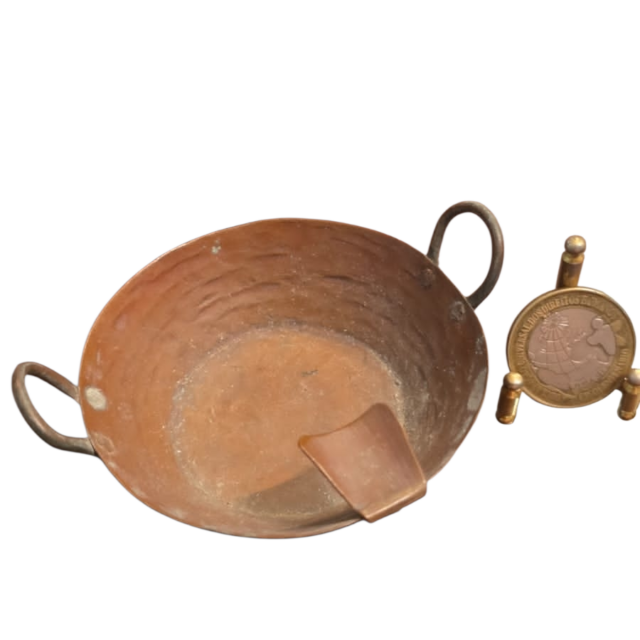 Cinzeiro decorativo de cobre