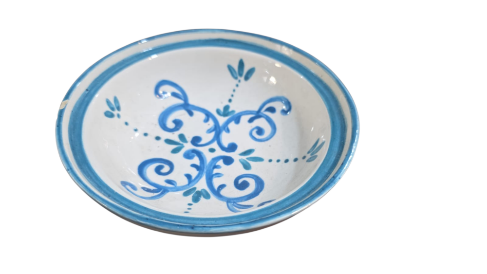 Antigo bowl de cerâmica feito a mão