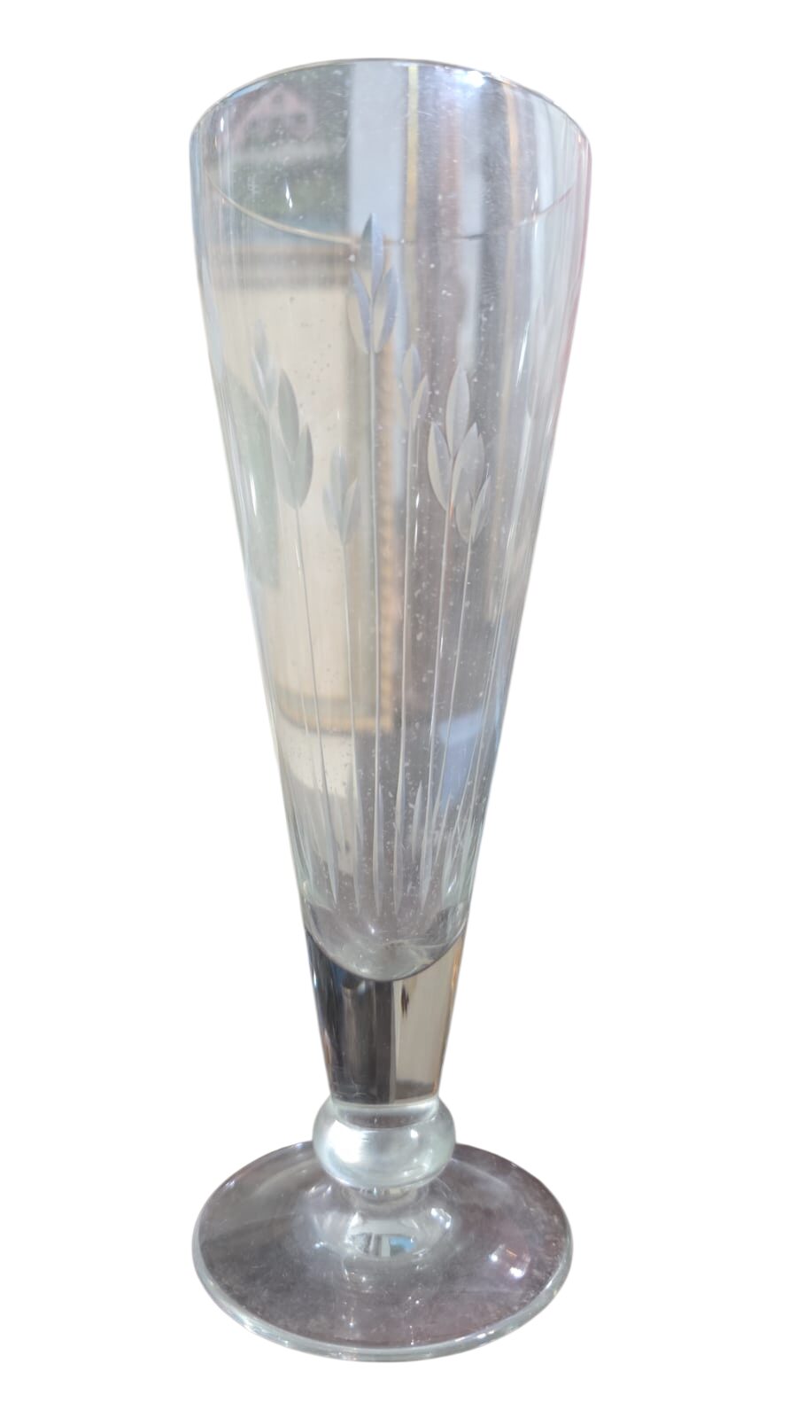 Tulipa de cristal com lapidações vegetalistas