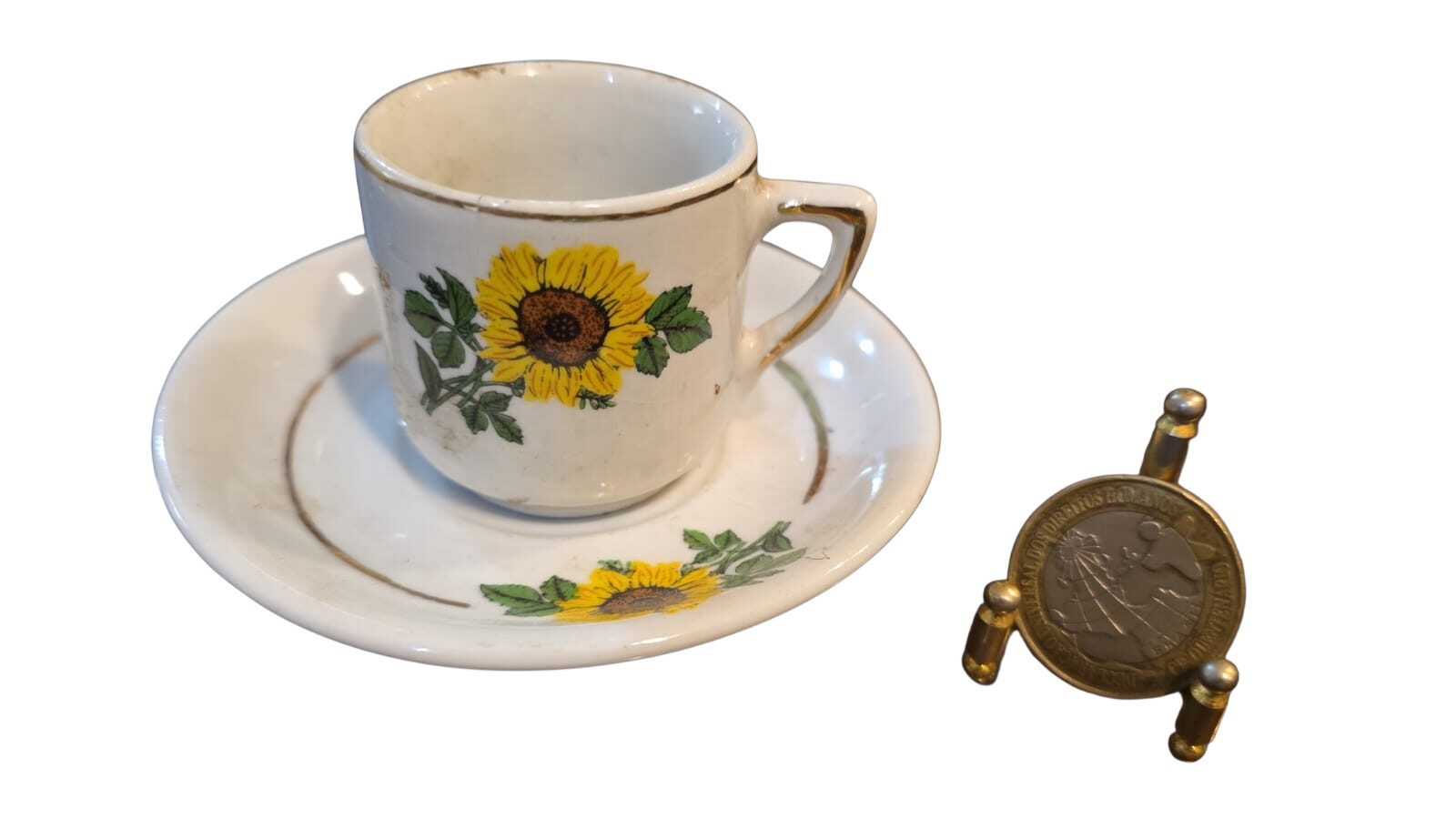 Antiga xícara de porcelana