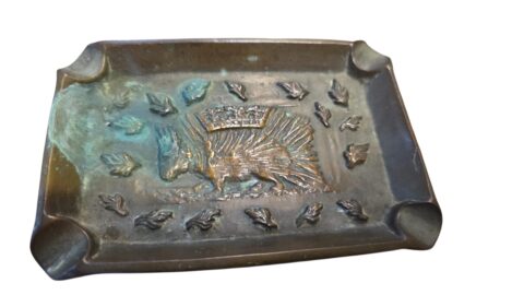 Pesado e antigo cinzeiro de bronze maciço