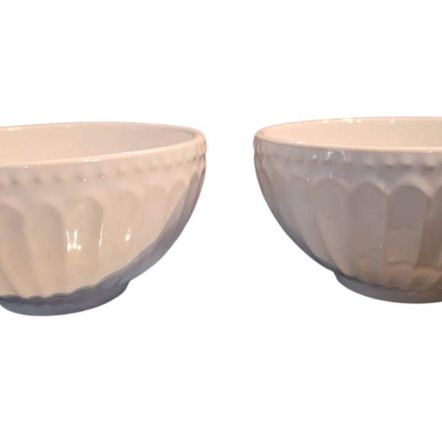 Bowls de porcelana com belos relevos