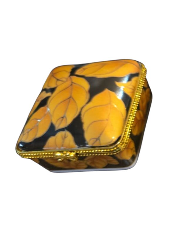 Belo potiche de porcelana