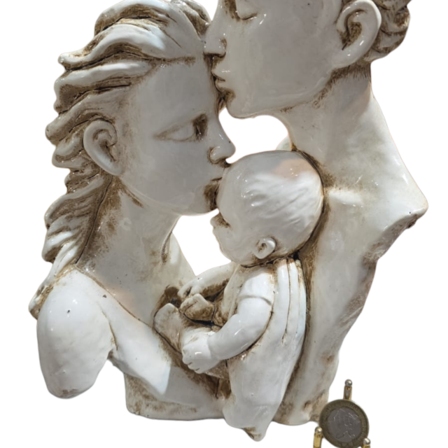 Bela escultura representando família