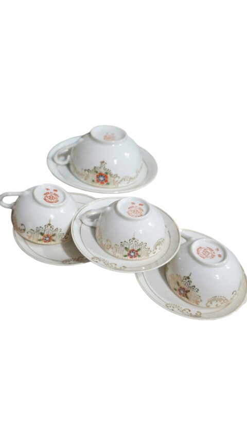 Conjunto de xícaras de chá (uma) e café (três) japonesas