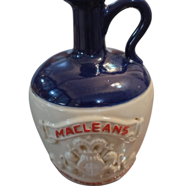 Antiga garrafa Ceramarte de whisky lacrada