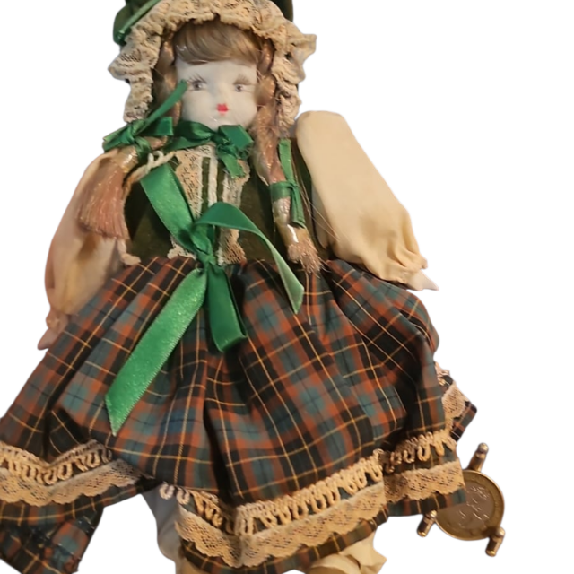Antiga boneca de porcelana