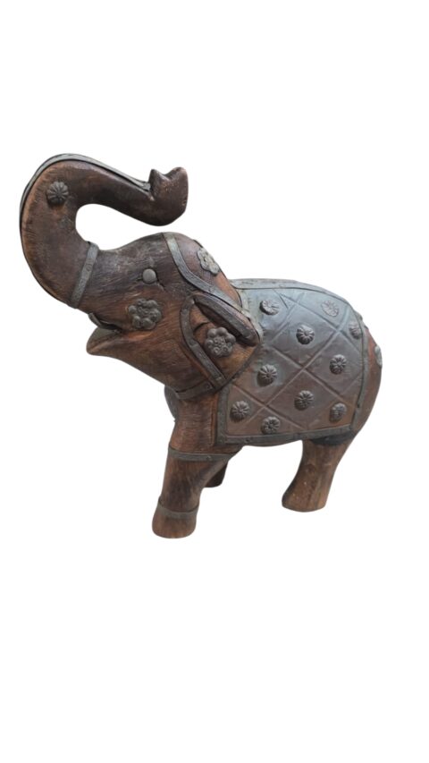 Escultura antiga, paquiderme indiano de madeira, com belos adereços em metal