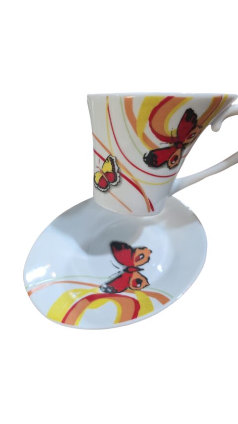 Xícaras de café de porcelana com bela arte de borboleta. (valor unitário)