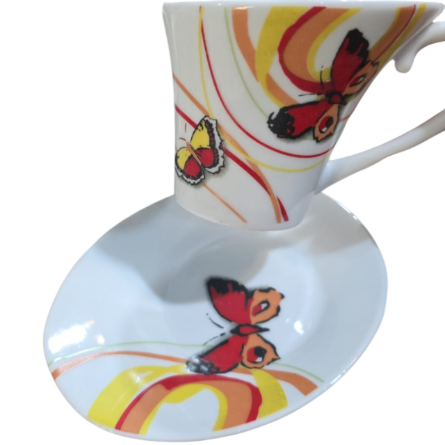 Xícaras de café de porcelana com bela arte de borboleta. (valor unitário)