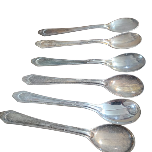 Conjunto de antigas colheres espessuradas a prata