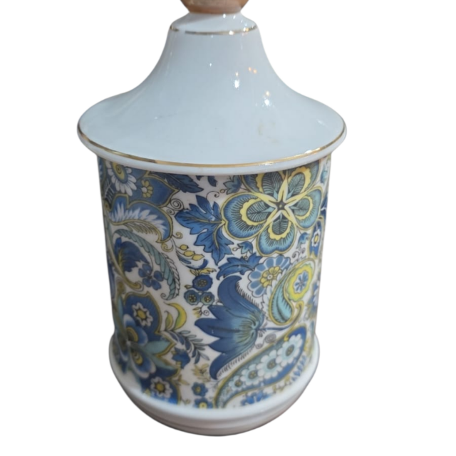 Elegante pote de porcelana, belíssima arte