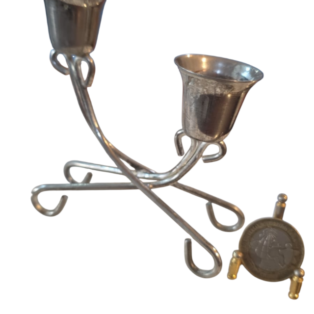 Elegante candelabro de duas velas