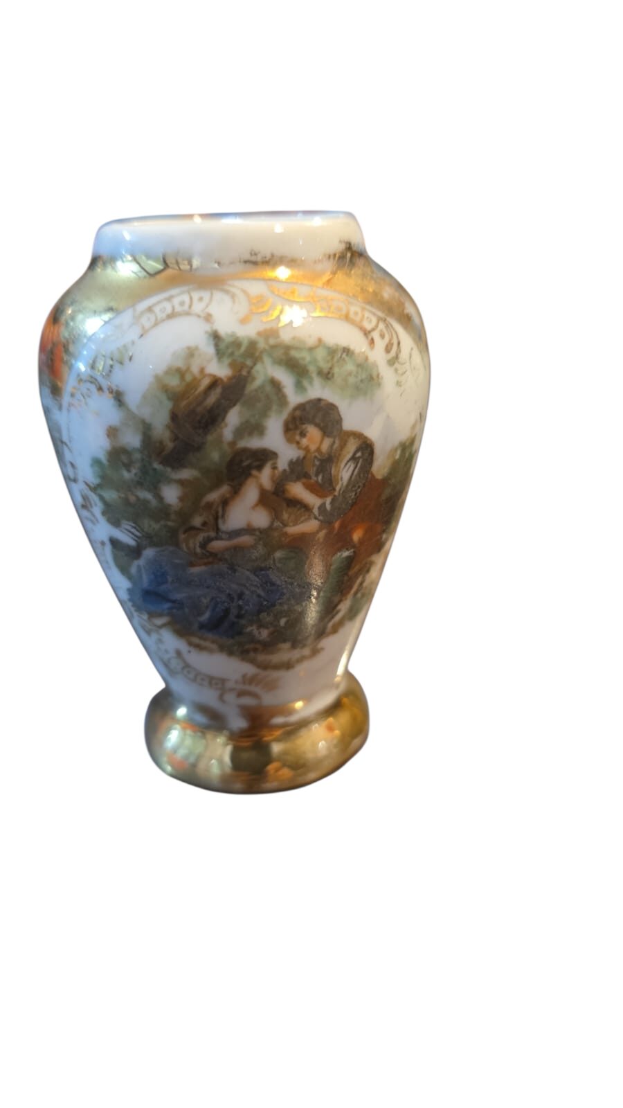 Pequeno e antigo vaso