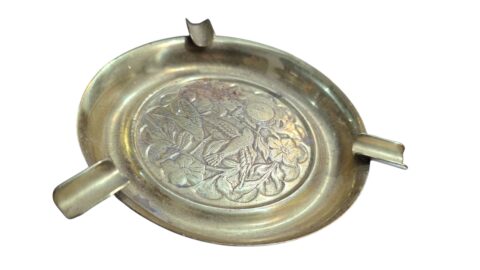 Cinzeiro em dourado metal com belíssima arte de pássaros e flores