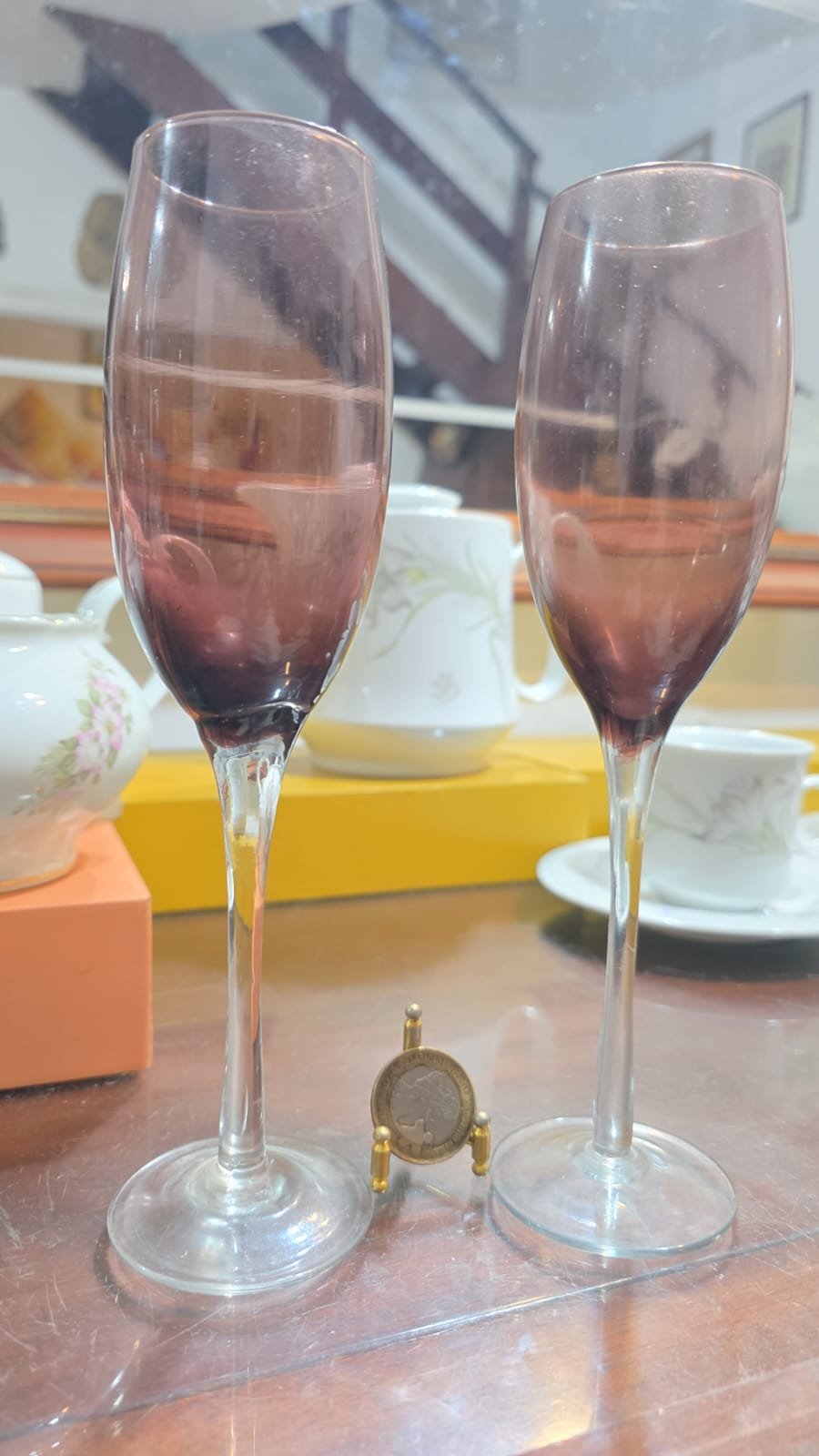 Par de elegantes e antigas taças - Imagem 2