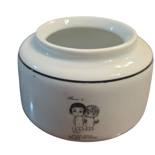 Vaso de porcelana Amar é...