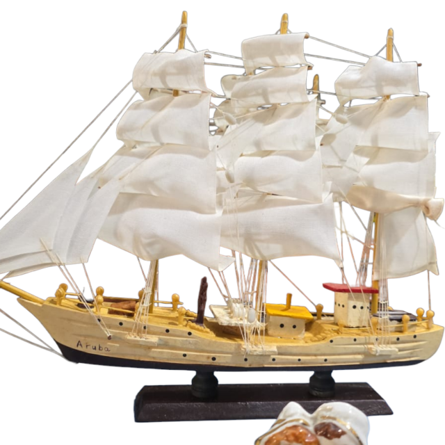 Belíssimo barco artesanal de Aruba, Caribe