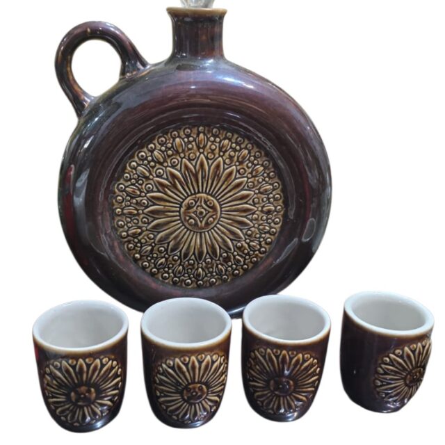 Antigo conjunto de porcelana, belíssima arte
