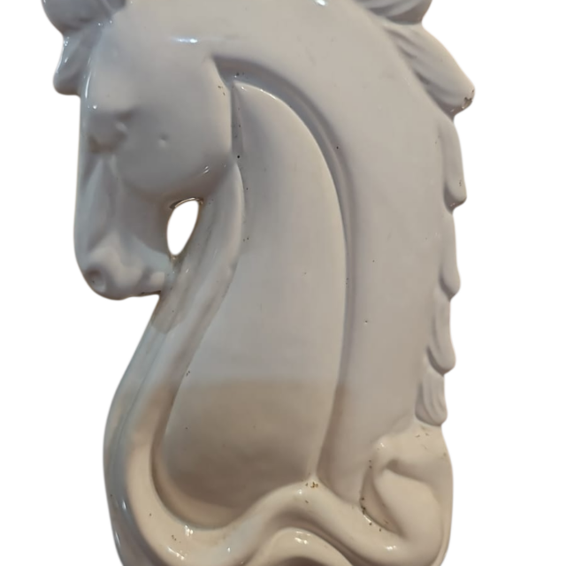 Antiga escultura busto de cavalo de louça