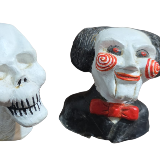 Par de esculturas de terror