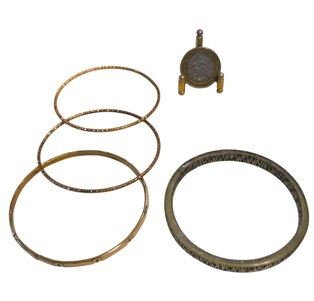 Lote de elegantes pulseiras diversas
