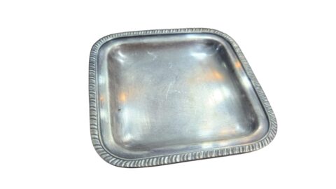 Pequena bandeja espessurada a prata