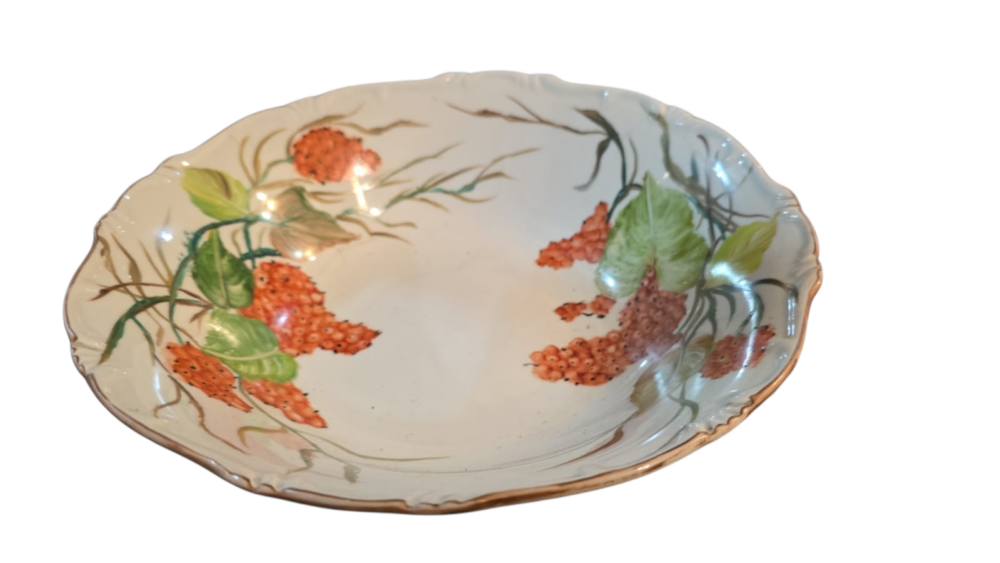 Fruteira de porcelana com belíssima arte pintada a mão
