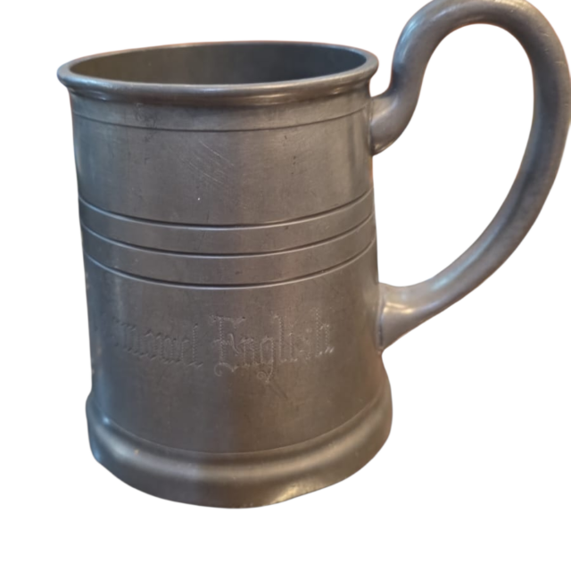 Antiga caneca em estanho francês