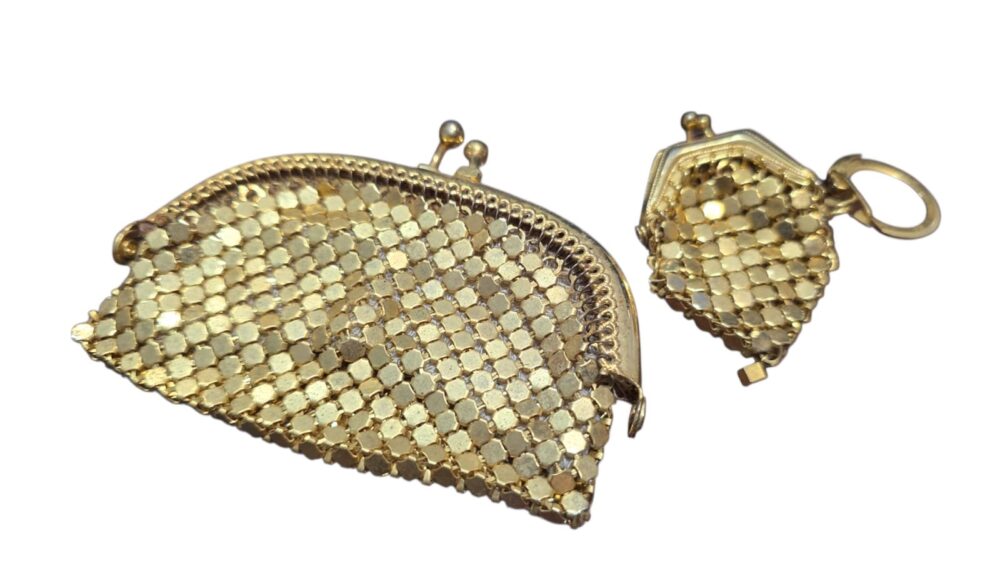 Par de bolsinhas em malha de dourado metal