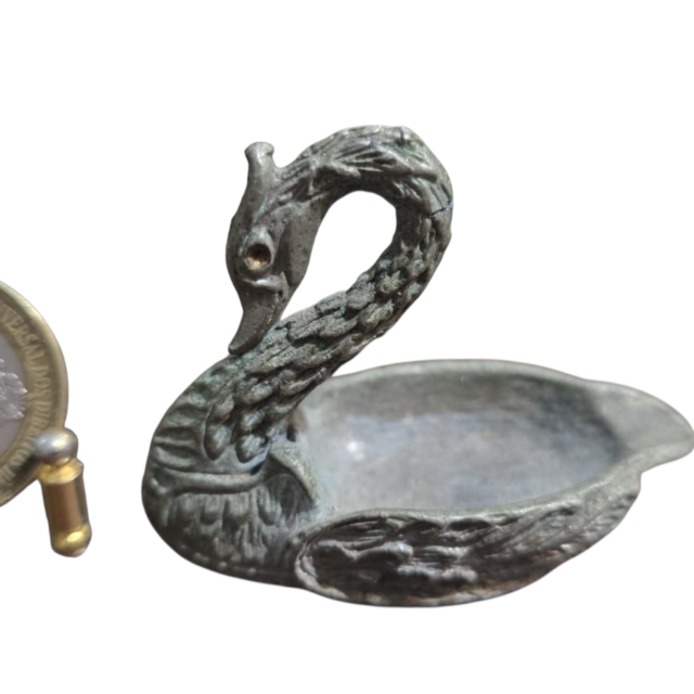Antigo cinzeiro cisne