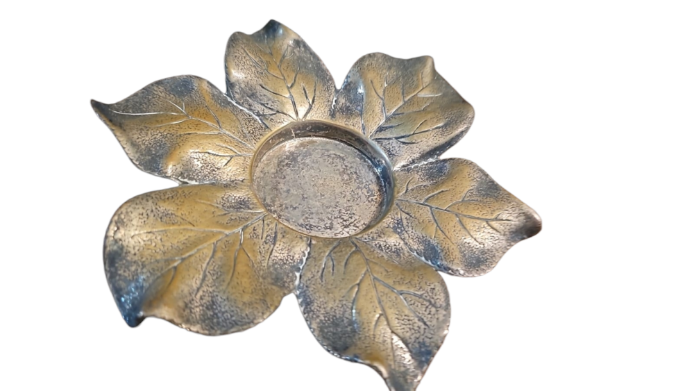 Bela base em formato de flor