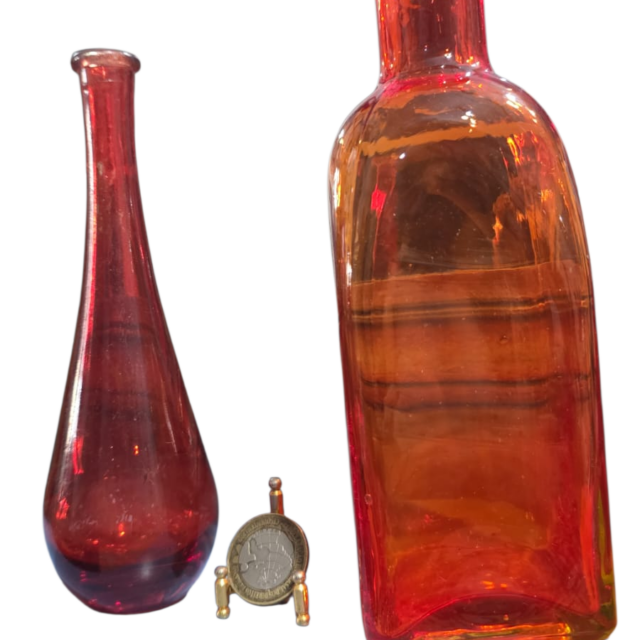 Par de belos vasos de vidro