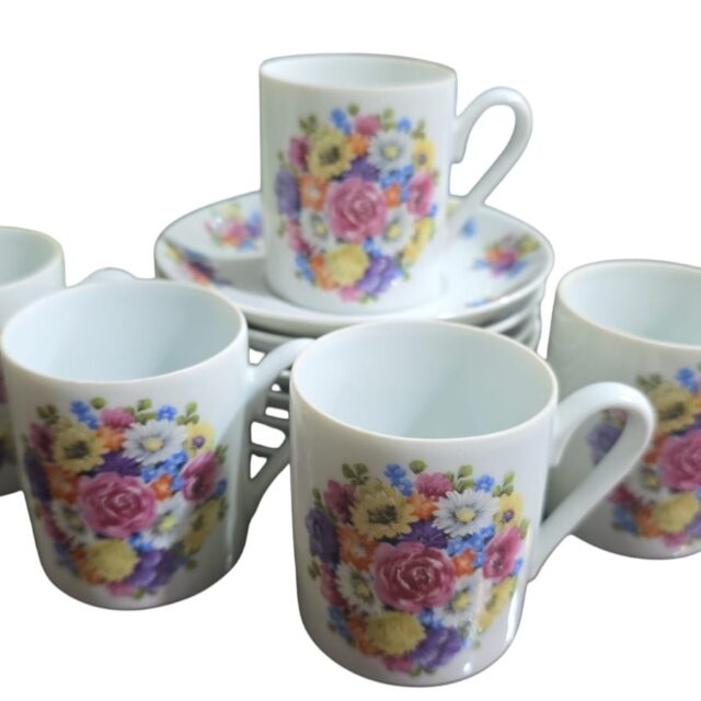 Belíssimas xícaras de café porcelana Emano (valor unitário)