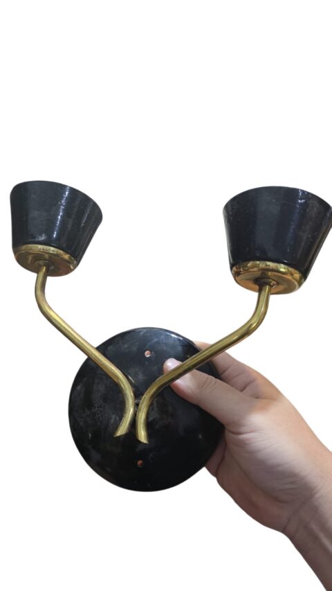 Elegante arandela para duas lâmpadas de metal
