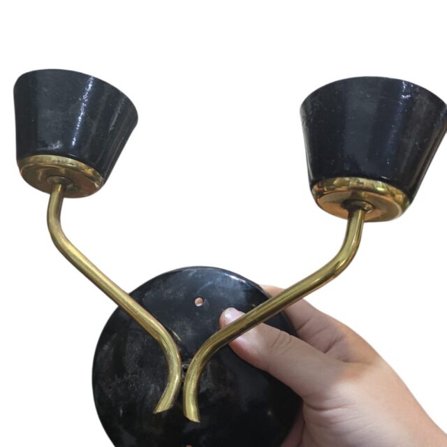 Elegante arandela para duas lâmpadas de metal