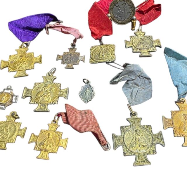 Lote de antigas medalhas sacras
