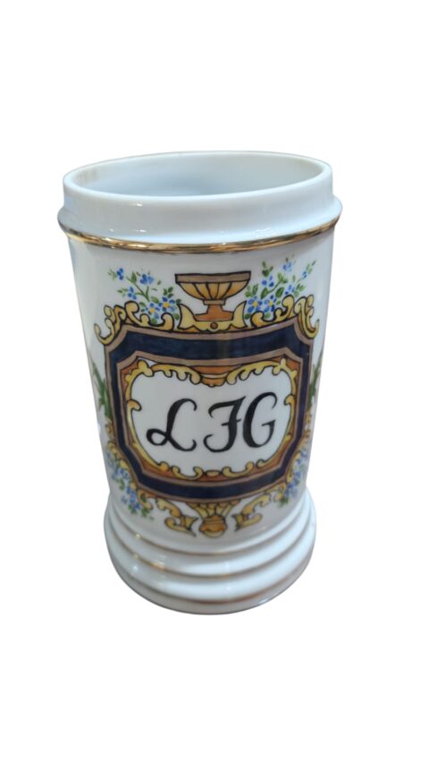 Belo pote de porcelana sem tampa, pintado a mão