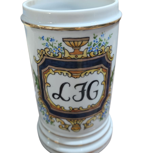 Belo pote de porcelana sem tampa, pintado a mão