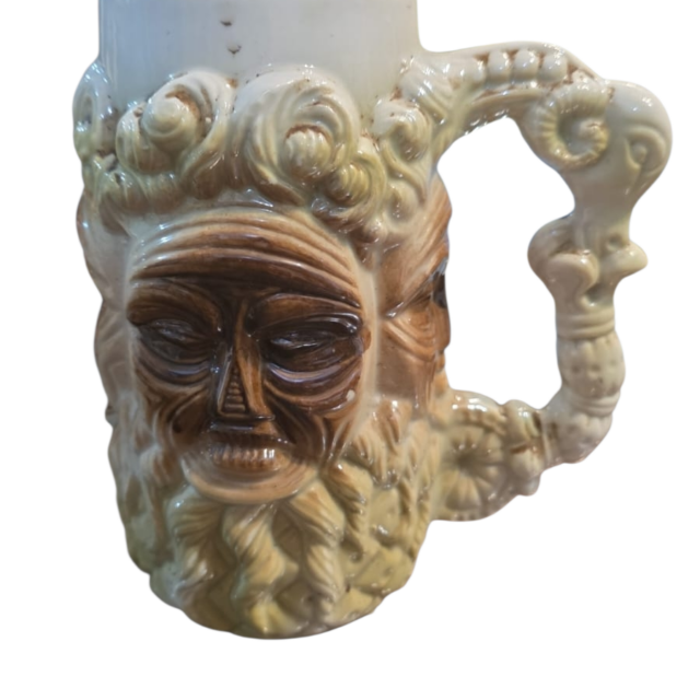 Bela, rara e antiga caneca de porcelana Monte Sião