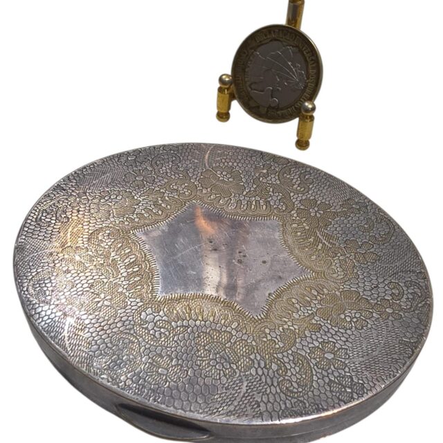 Antigo porta maquiagem francês