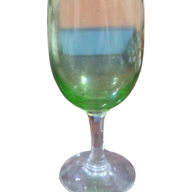 Antiga tacinha de licor